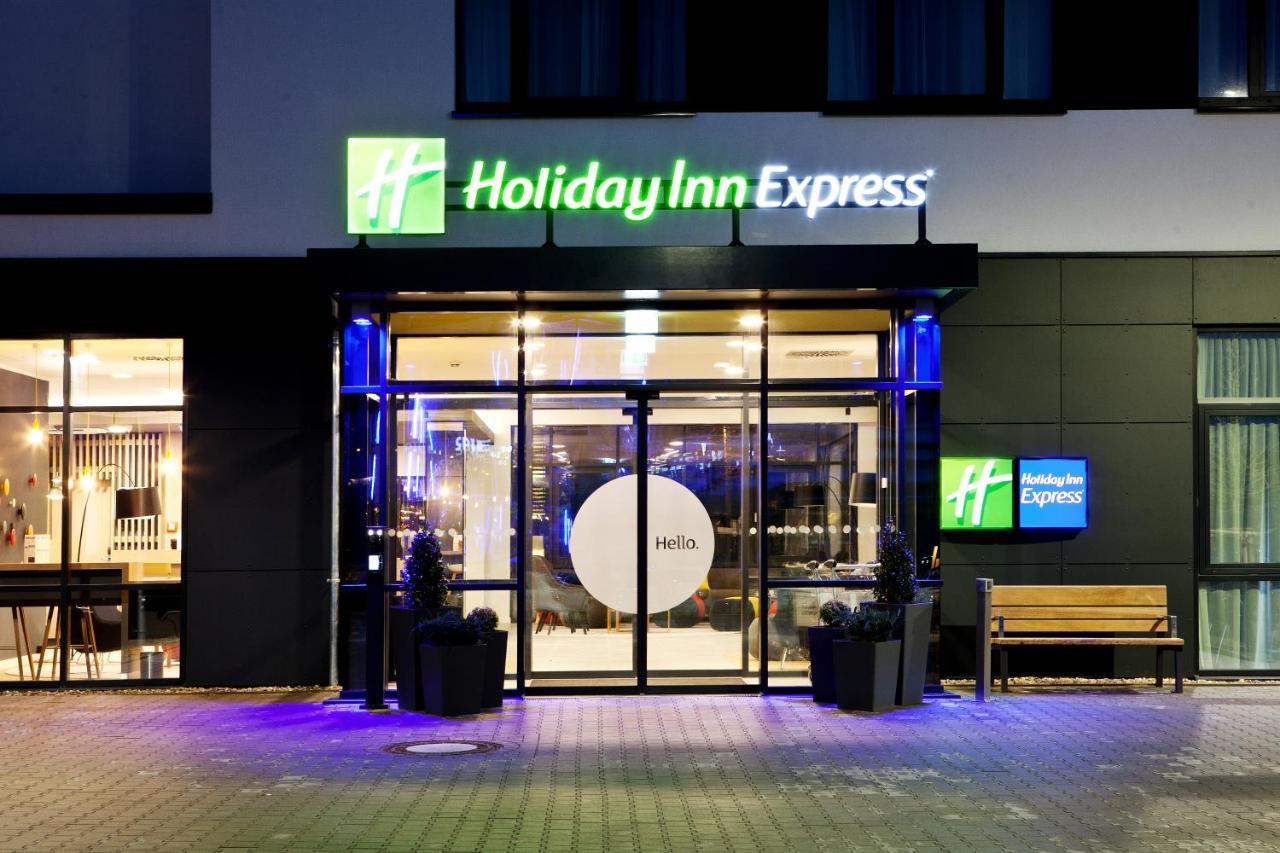 Holiday Inn Express - Recklinghausen Bagian luar foto