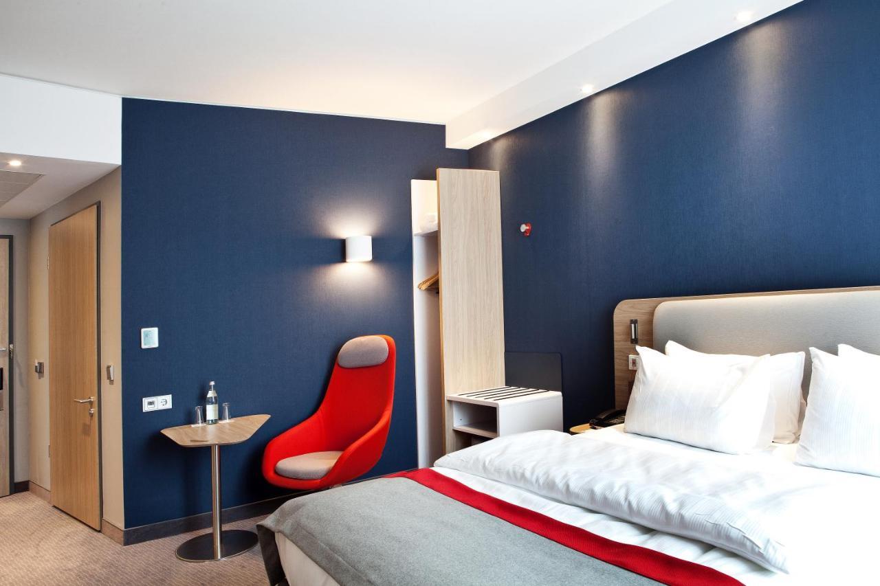 Holiday Inn Express - Recklinghausen Bagian luar foto