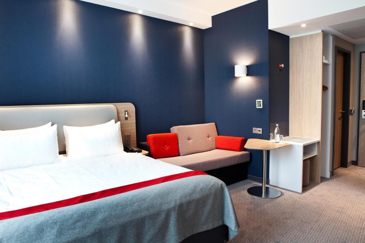 Holiday Inn Express - Recklinghausen Bagian luar foto