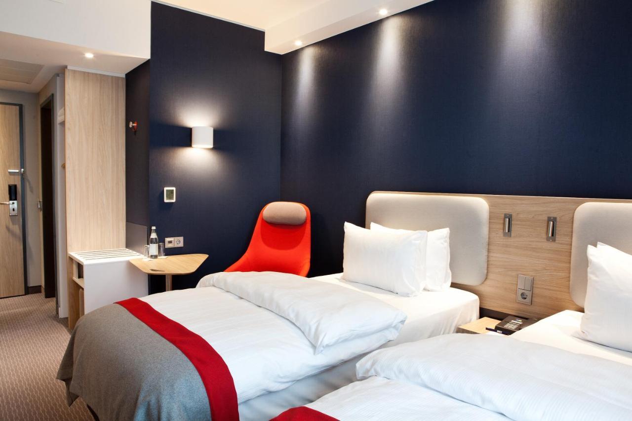 Holiday Inn Express - Recklinghausen Bagian luar foto