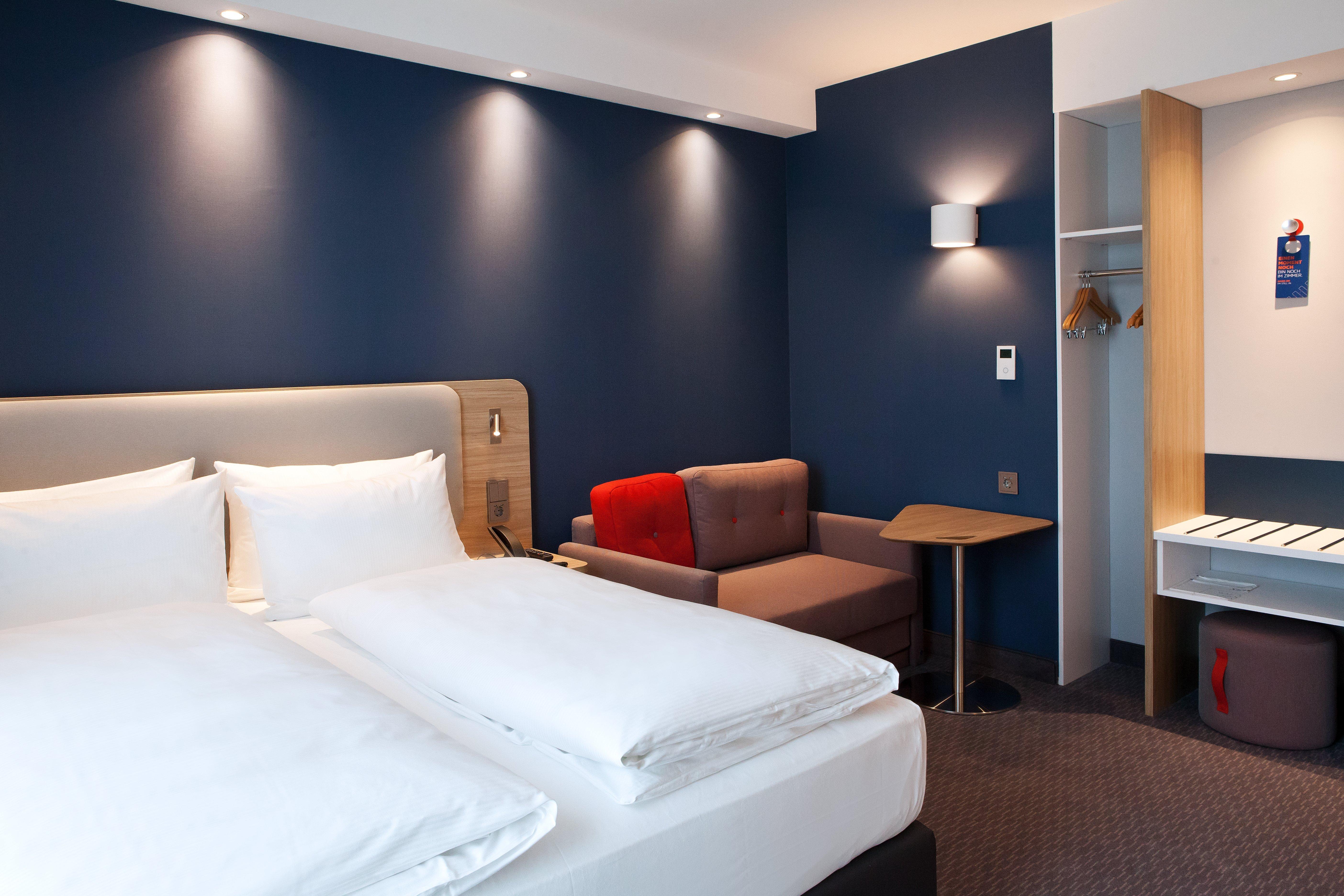 Holiday Inn Express - Recklinghausen Bagian luar foto