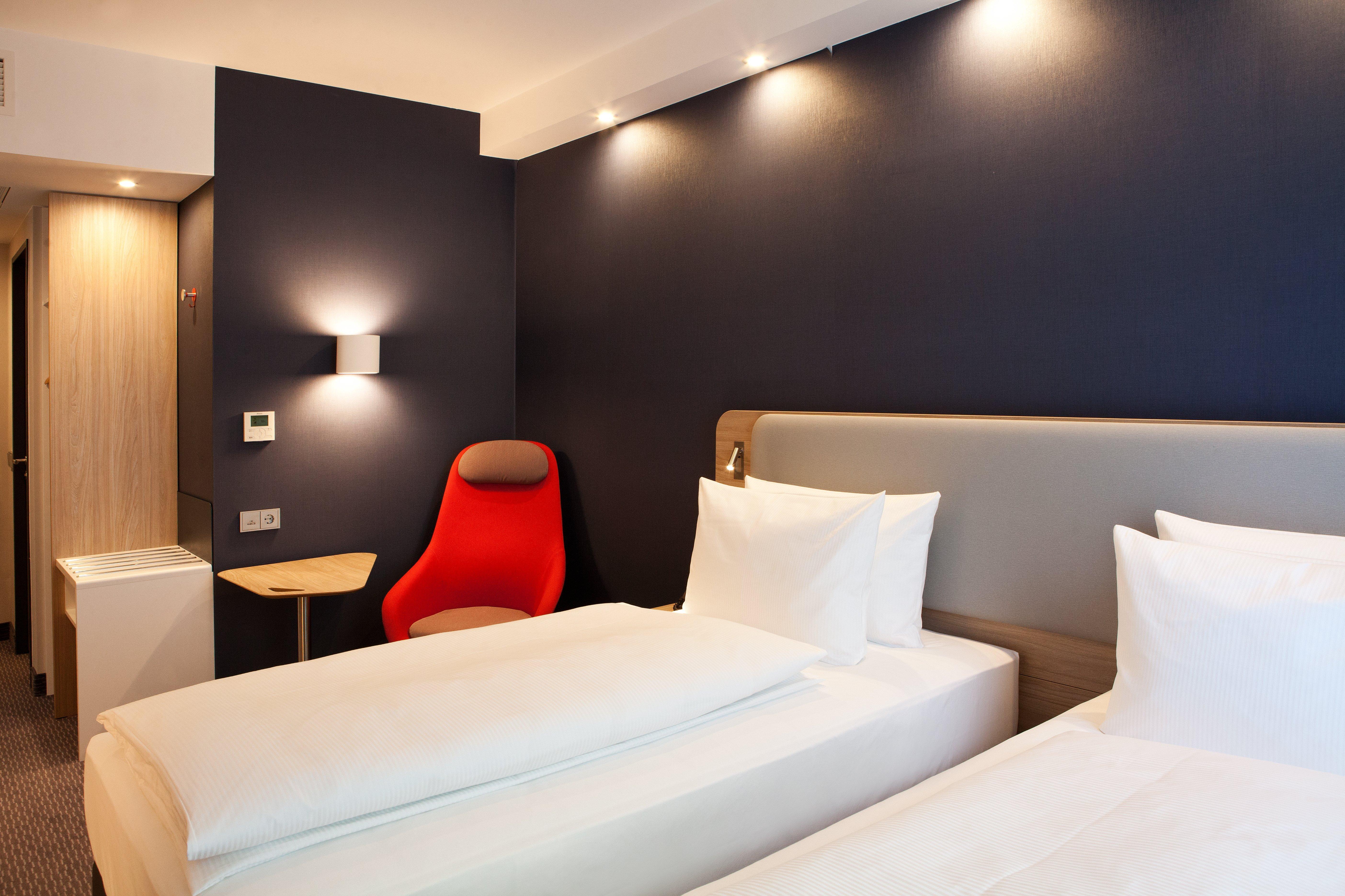 Holiday Inn Express - Recklinghausen Bagian luar foto